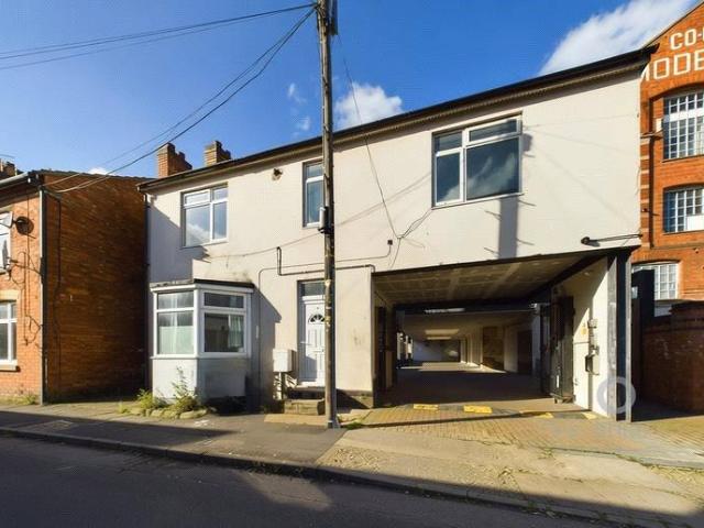 King Street, Northamptonshire NN16 2 bed terraced house to rent £795 pcm £183 pw