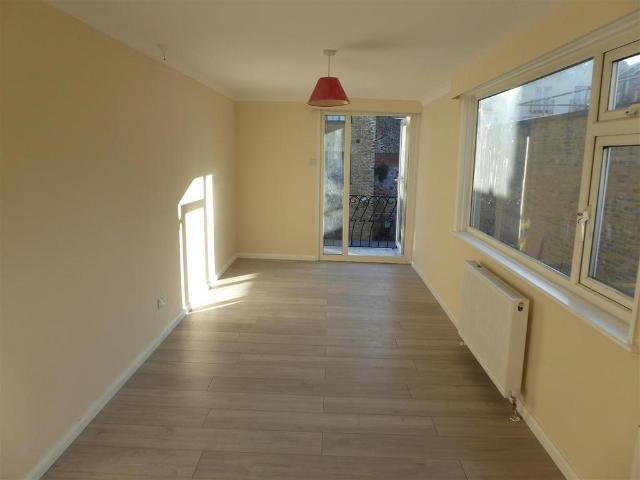 King Street, Ramsgate CT11 3 bed maisonette to rent £1,550 pcm £358 pw