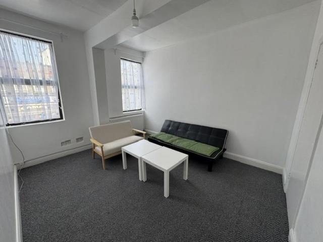 King Street, Southall 1 bed apartment to rent £1,275 pcm £294 pw