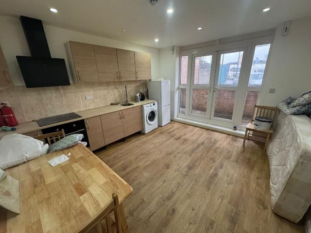 King Street, Southall UB2, 1 bed flat to rent, £1,450 pcm | PrimeLocation