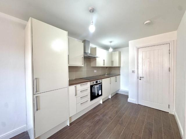 King Street, Southall, Middlesex, UB2 1 bed flat to rent £1,490 pcm £344 pw