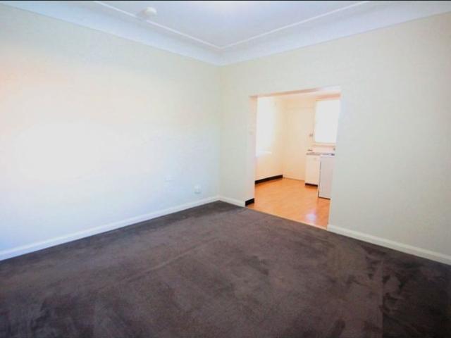 King Sized 1 bedroom unit with rear parking In The Heart of East Marrickville via Enmore Park