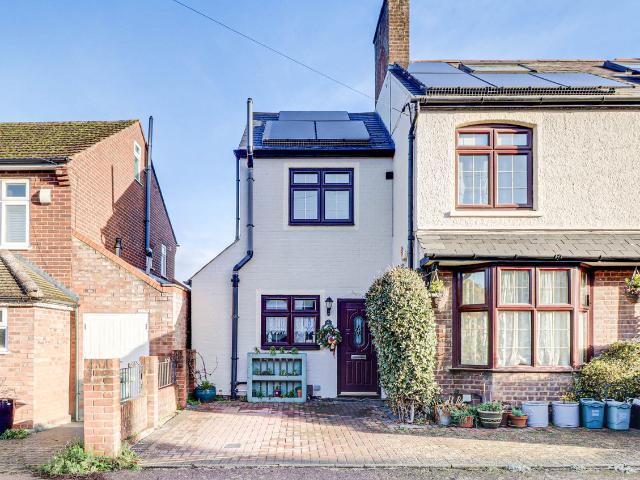 Kingcroft Road, Harpenden AL5, 1 bed end terrace house to rent, £1,150 pcm | PrimeLocation
