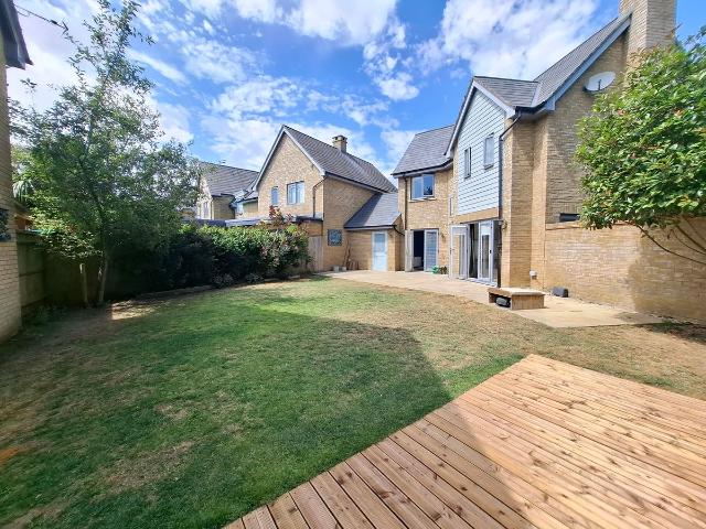 Kingcup Avenue, Hemel Hempstead HP2, 3 bed property to rent, £2,700 pcm | PrimeLocation