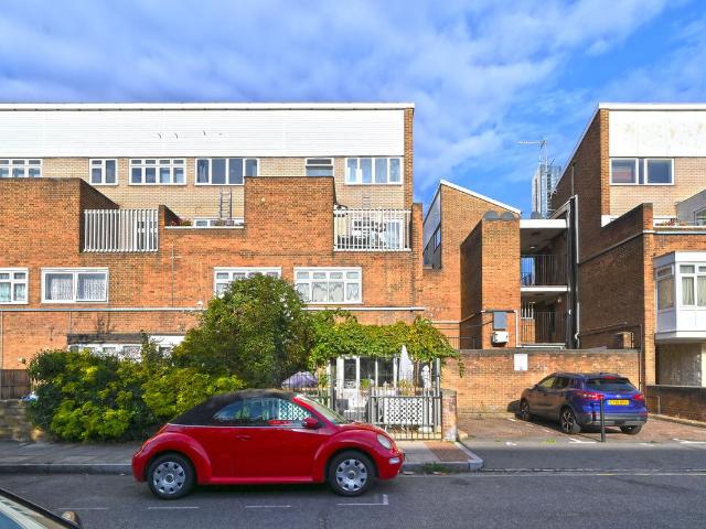 Kingdon House, Canary Wharf E14, 3 bed flat to rent, £2,800 pcm | PrimeLocation