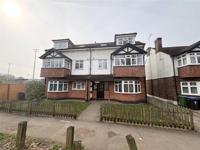 Kingfield Road, Woking, Surrey GU22, 1 bed flat to rent, £1,150 pcm | PrimeLocation