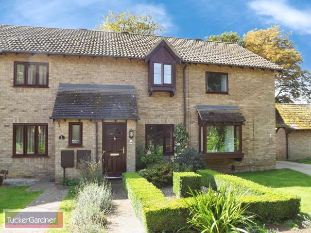Kingfisher Close, Cambridge, CB22 2 bed house to rent £1,400 pcm £323 pw
