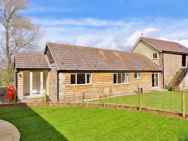 Kingfisher Cottage, Ross On Wye, Herefordshire HR9, 2 bed semi detached bungalow to rent, £1,050 pcm | PrimeLocation