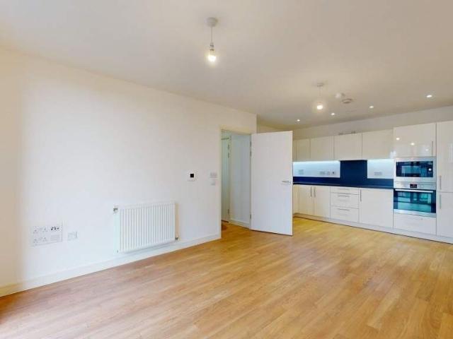 Kingfisher Heights, Bramwell Way, Royal Docks E16, 2 bed flat to rent, £2,492 pcm | PrimeLocation