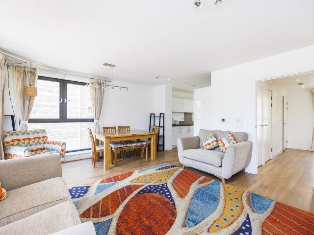 Kingfisher Heights E16, 3 bed flat to rent, £3,100 pcm | PrimeLocation