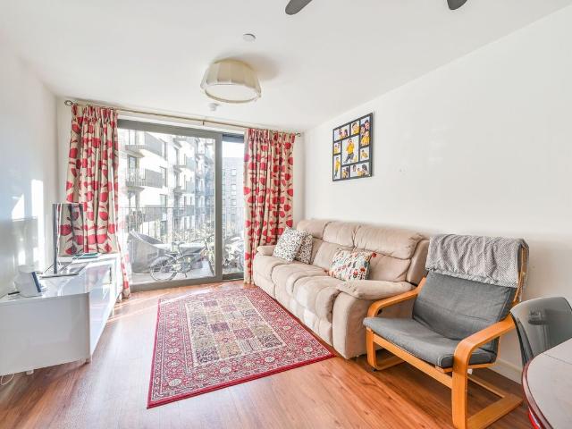 Kingfisher Heights, Silvertown, London E16, 2 bed flat to rent, £2,230 pcm | PrimeLocation