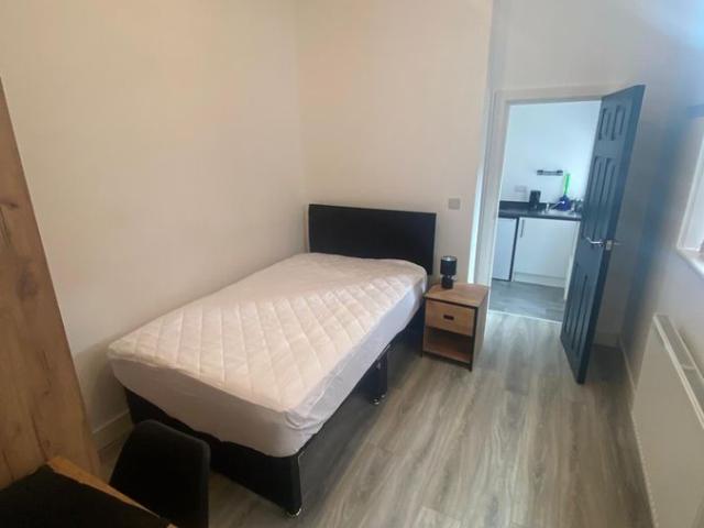 Kings Terrace, Stoke On Trent ST4, Property to rent, £650 pcm | PrimeLocation