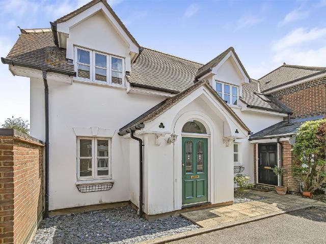 Kings Acre, Coggeshall, Colchester CO6, 2 bed property to rent, £1,500 pcm | PrimeLocation