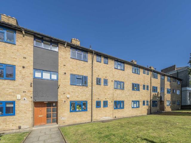 Kings Avenue, Clapham SW4, 2 bed flat to rent, £2,400 pcm | PrimeLocation