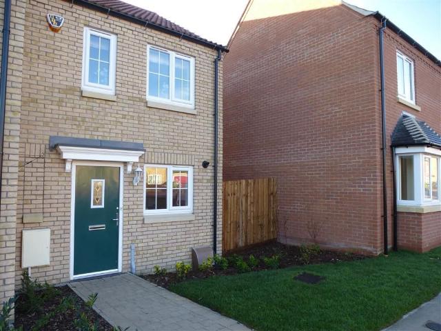Kings Avenue, Ely CB7, 2 bed terraced house to rent, £1,350 pcm | PrimeLocation