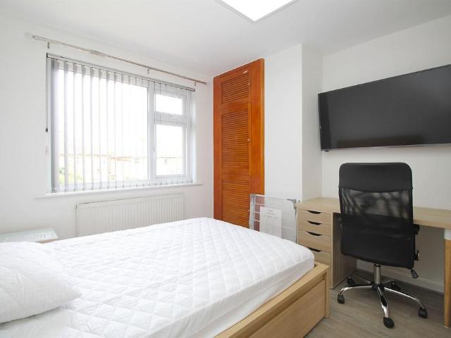 Kings Avenue, Loughborough, LE11 1 bed in a house share to rent £575 pcm £133 pw