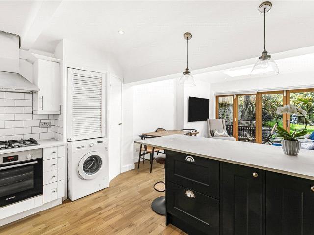 Kings Avenue, London SW4, 1 bed terraced house to rent, £2,300 pcm | PrimeLocation