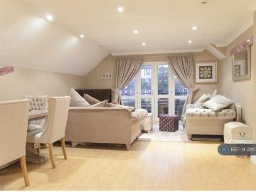Kings Avenue, London, SW4 1 bed flat to rent £2,045 pcm £472 pw