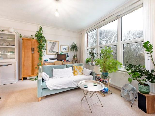 Kings Avenue, N10, London