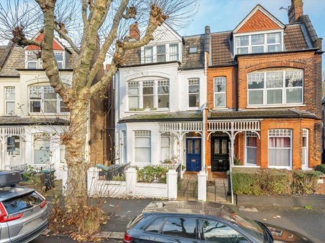Kings Avenue, N10, London