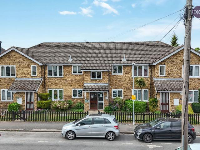 Kings Avenue, Watford, Hertfordshire WD18, 1 bed flat to rent, £1,295 pcm | PrimeLocation