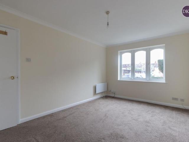 Kings Avenue, Watford, Hertfordshire, WD18