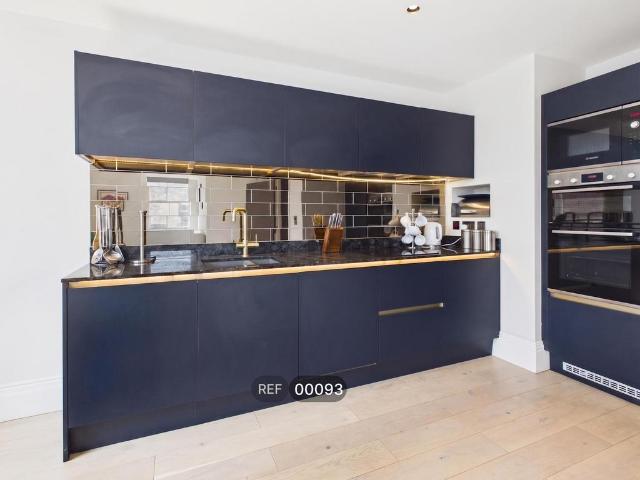 Kings Buildings, South Church Side. 2 bed apartment to rent £1,400 pcm £323 pw