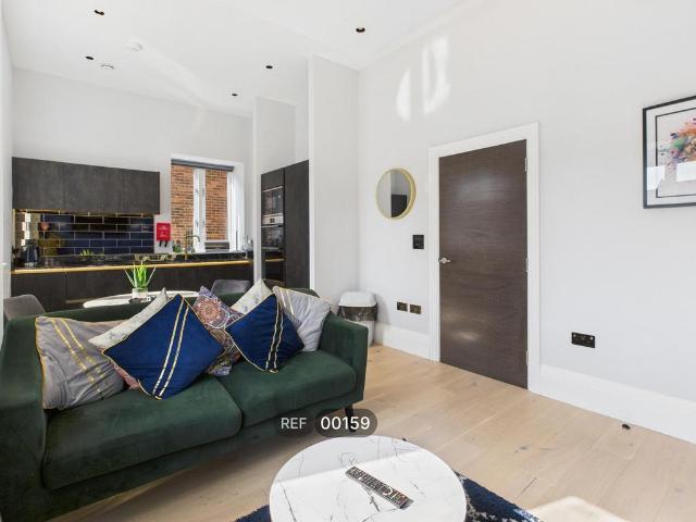 Kings Buildings, South Church Side. 2 bed apartment to rent £1,200 pcm £277 pw