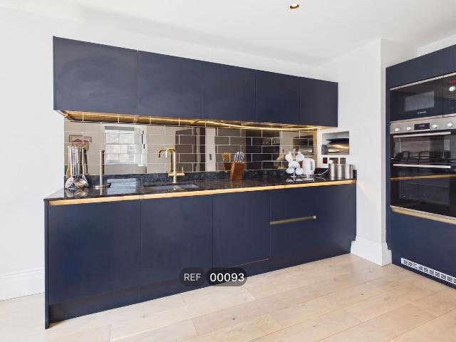 Kings Buildings, South Church Side, Hull HU1, 2 bed flat to rent, £1,400 pcm | PrimeLocation