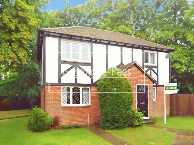 Kings Chase, East Molesey, KT8 1 bed maisonette to rent £1,450 pcm £335 pw