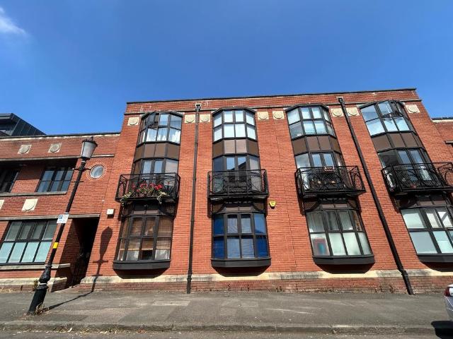 Kings Court, Birmingham, B3 1 bed apartment to rent £900 pcm £208 pw
