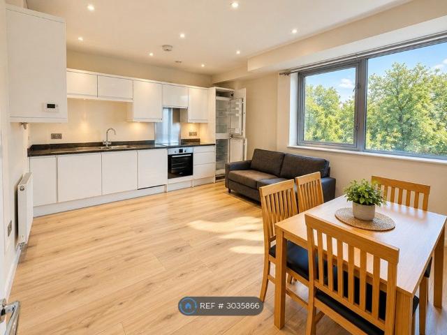 Kings Court, Camberley GU15, 1 bed flat to rent, £1,025 pcm | PrimeLocation