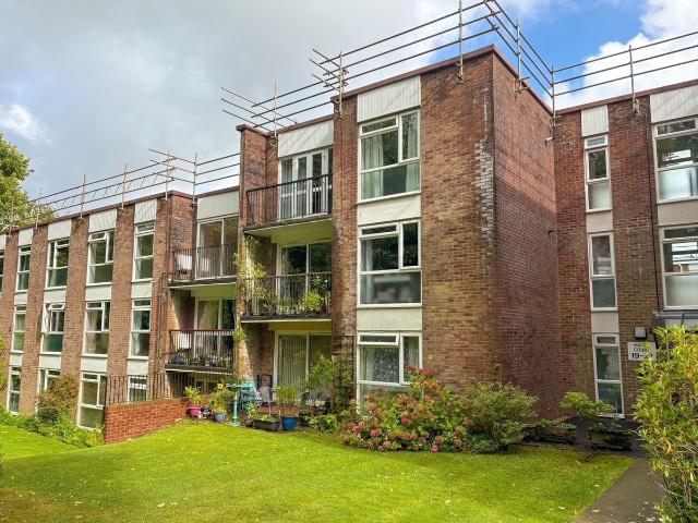Kings Court, Crowborough TN6, 2 bed flat to rent, £1,300 pcm | PrimeLocation