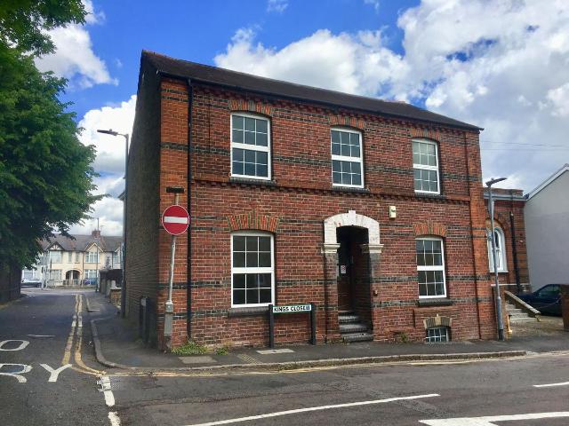 Kings Close, Watford WD18, 2 bed flat to rent, £1,800 pcm | PrimeLocation