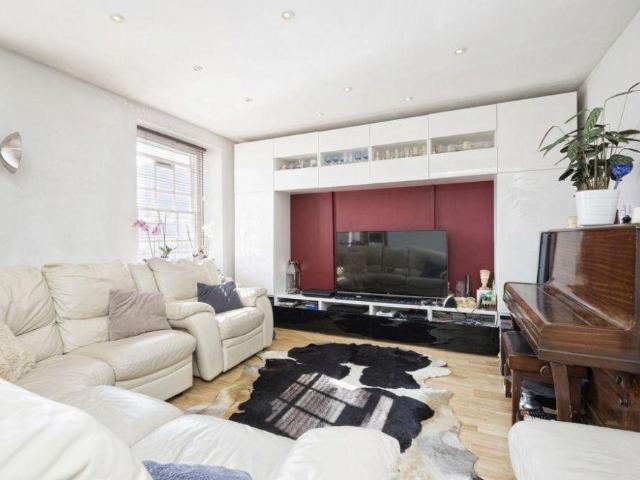 Kings Cross, London NW1 4 bed maisonette to rent £5,450 pcm £1,258 pw