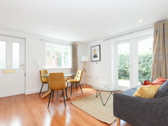 Kings Cross Road, Oxford 1 bed end of terrace house to rent £1,850 pcm £427 pw