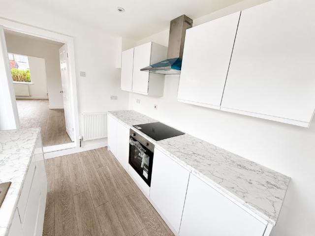 Kings Crescent, Edlington, Doncaster 3 bed semi detached house to rent £750 pcm £173 pw