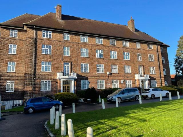 Kings Drive, Wembley, HA9 2 bed apartment to rent £2,000 pcm £462 pw