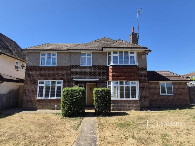 Kings Drive, BN21 5 bed detached house to rent £2,250 pcm £519 pw
