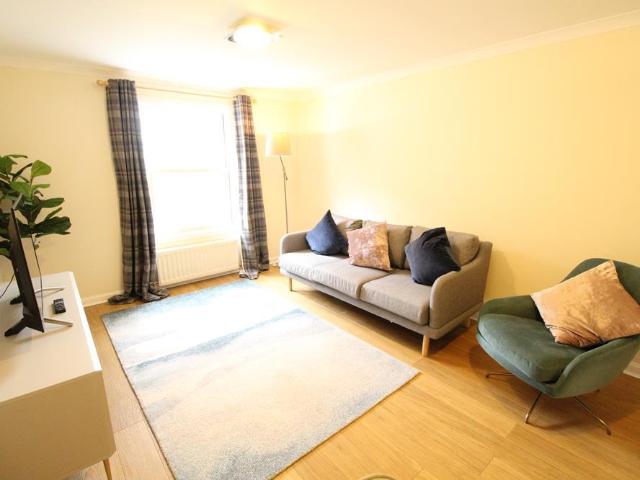 Kings Gate, Ground Floor, AB15 2 bed flat to rent £950 pcm £219 pw