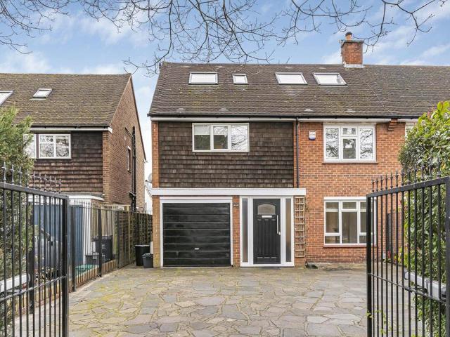 Kings Hall Road, Beckenham, BR3 5 bed semi detached house to rent £3,750 pcm £865 pw