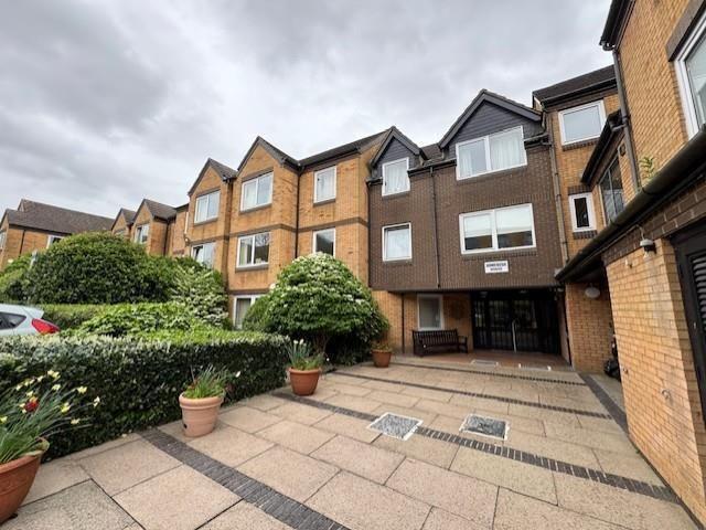 Kings Head Hill, London E4, 1 bed flat to rent, £1,250 pcm | PrimeLocation