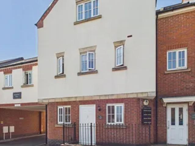 Kings Head Place, Market Harborough £950 pcm ⓘ The monthly or weekly payment required by the landlord. Read our glossary page *Tenant Info | 1 bedroom Material Information