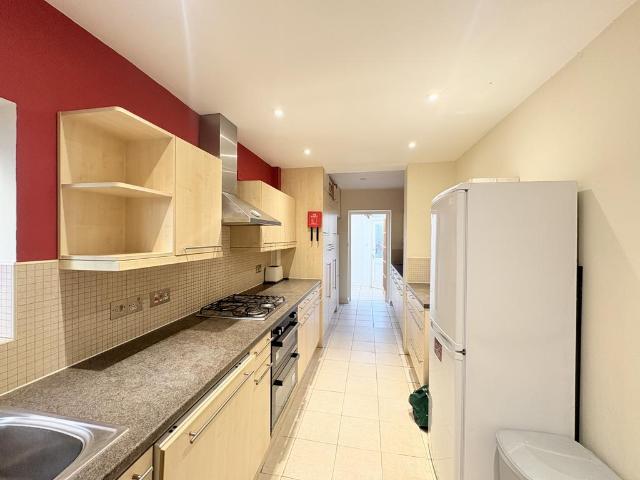 Kings Hedges Rd 1 bed in a house share to rent £850 pcm £196 pw