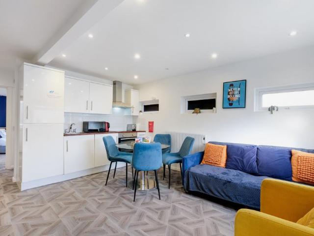 Kings House 1 bed apartment to rent £3,000 pcm £692 pw