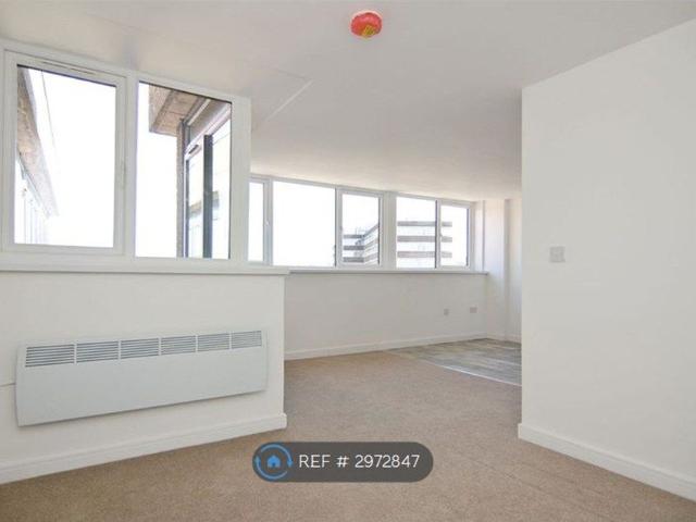 Kings House, Dudley DY2, 2 bed flat to rent, £1,050 pcm | PrimeLocation