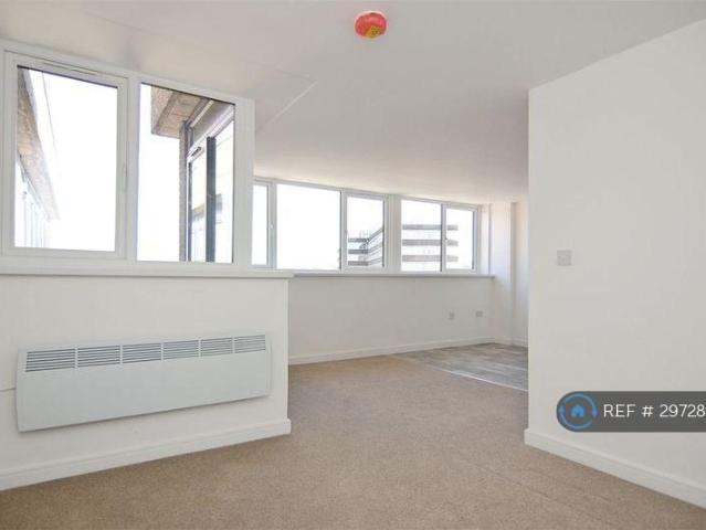 Kings House, Dudley, DY2 2 bed flat to rent £1,025 pcm £237 pw
