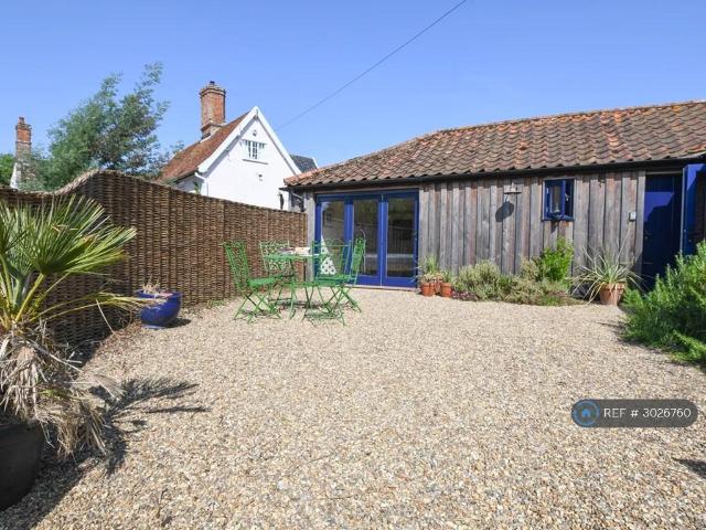 Kings Lane, Beccles, NR34 2 bed detached house to rent £1,650 pcm £381 pw