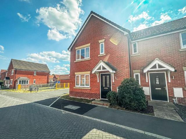 King's Lynn 3 bed semi detached house to rent £1,300 pcm £300 pw