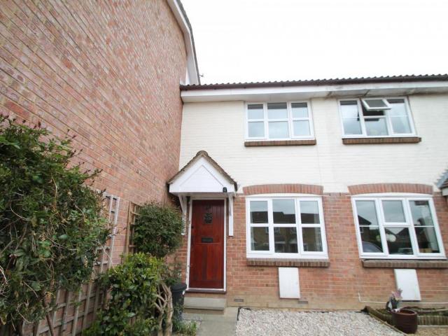 Kings Mead, South Nutfield, Redhill, RH1 2 bed house to rent £1,500 pcm £346 pw